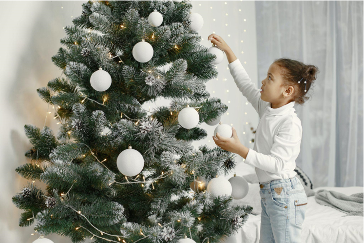 Why a Green Artificial Christmas Tree is the Perfect Addition to Your Festive Season