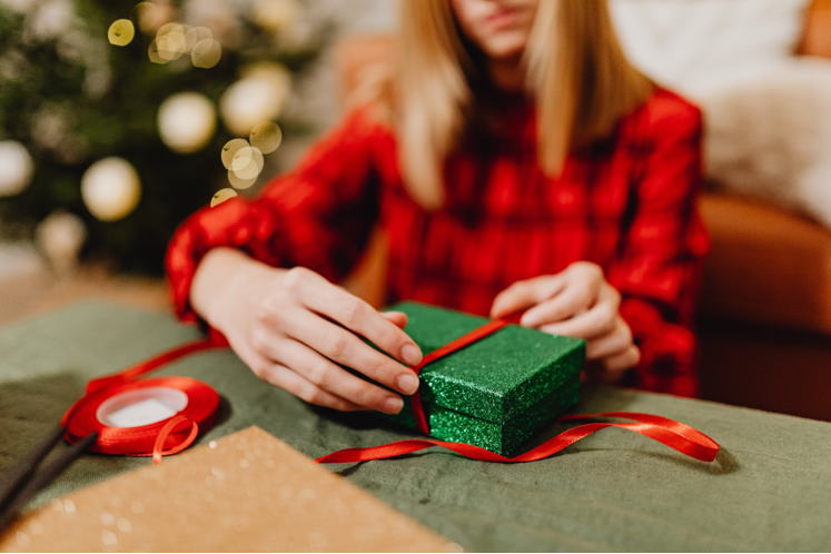 Get Your Friends and Family Moving This Holiday Season: Ideas for Active Christmas Cards